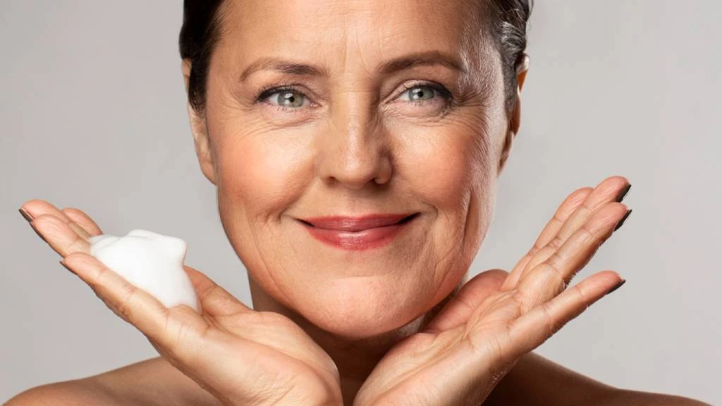 Какие привычки ускоряют старение кожи и как их изменить?